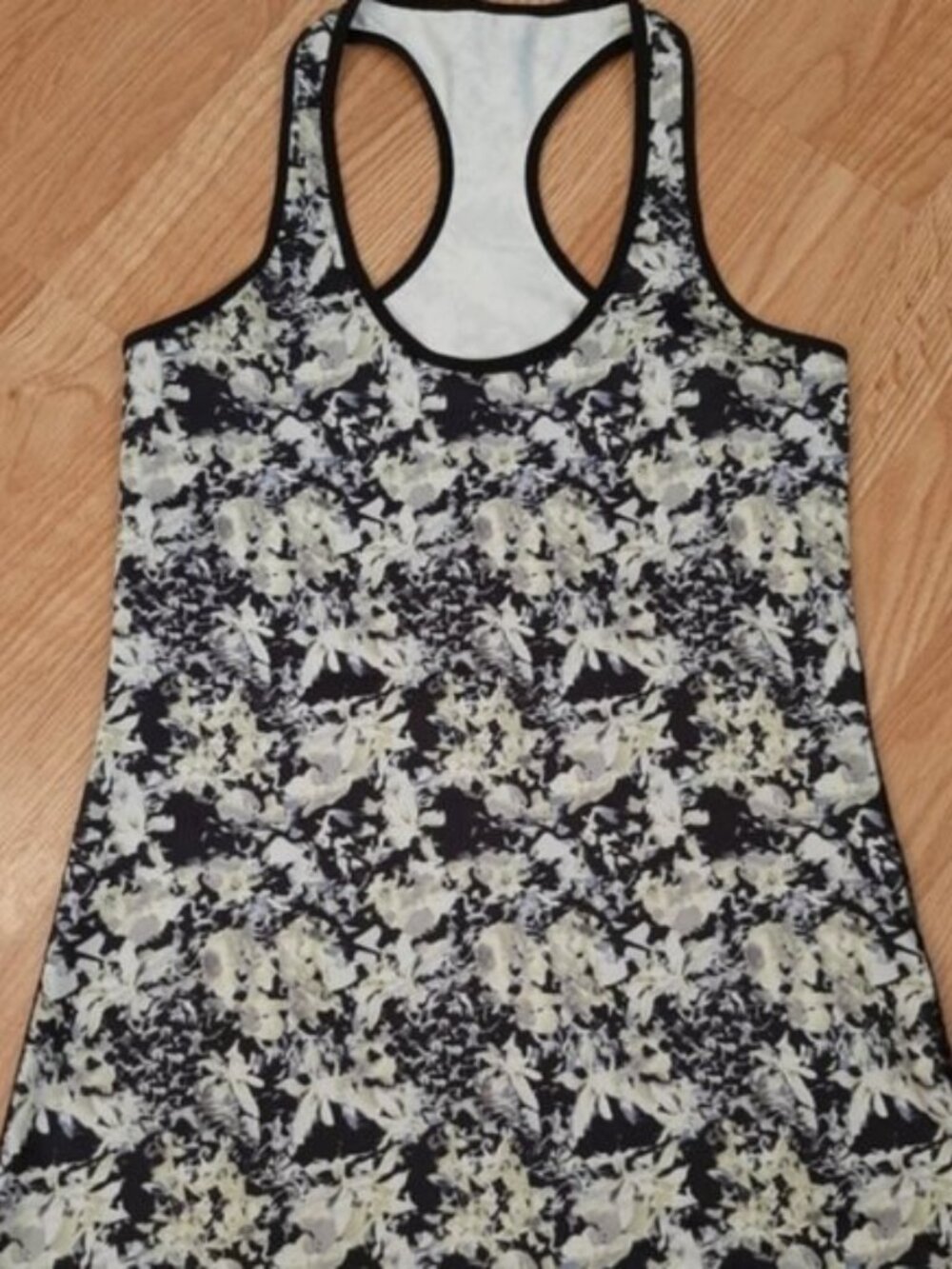 Lululemon Black Yellow Cool Racerback Tank Top Sz 8